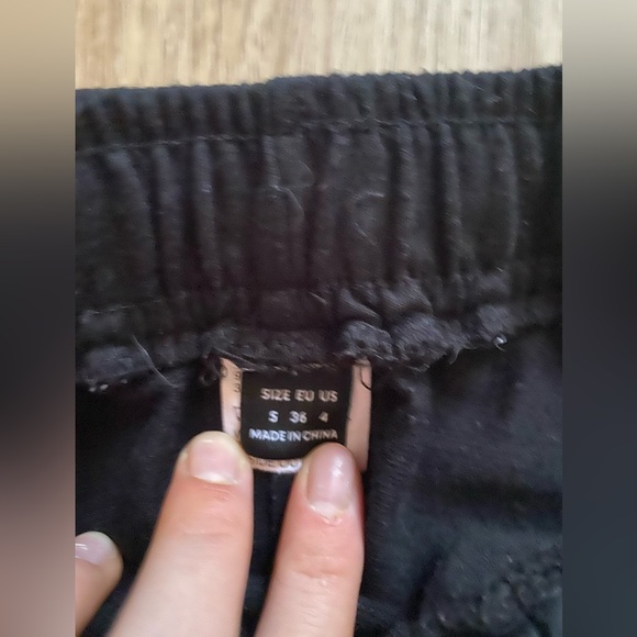 BLACK SHORTS - Picture 2 of 2